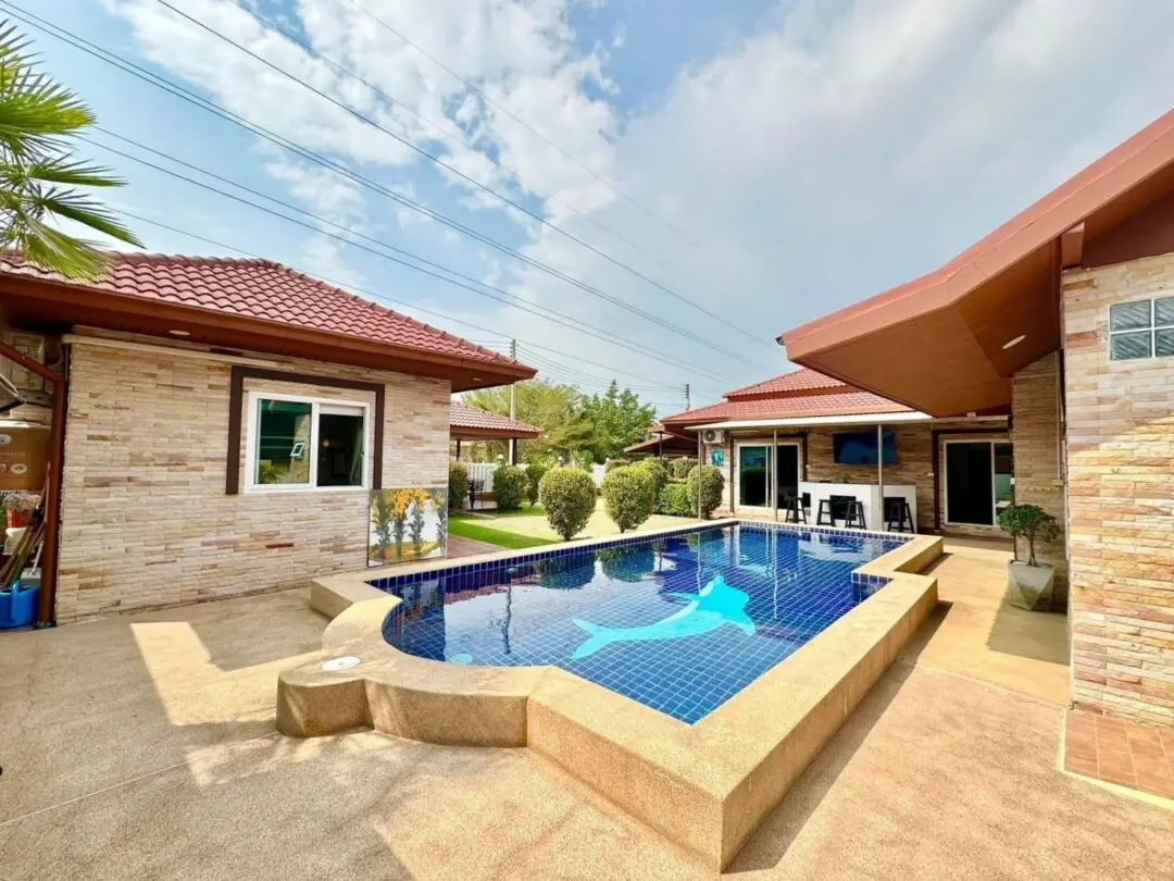 615729138_2380878269012843_1603517409158917217_n 6-bedroom Pool Villa Resort Style, East Pattaya