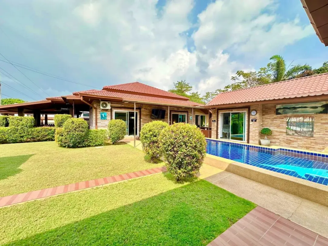 616823712_2380878462346157_7589871047799523155_n 6-bedroom Pool Villa Resort Style, East Pattaya