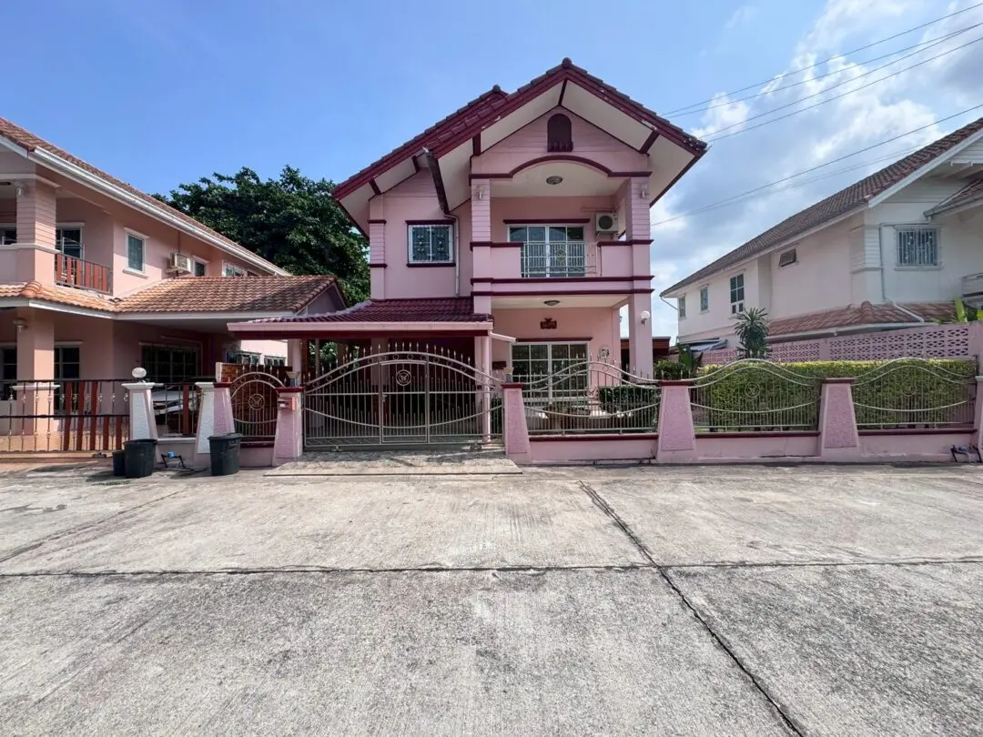 3-bedroom Single House in Sirisa9 Village, South Pattaya