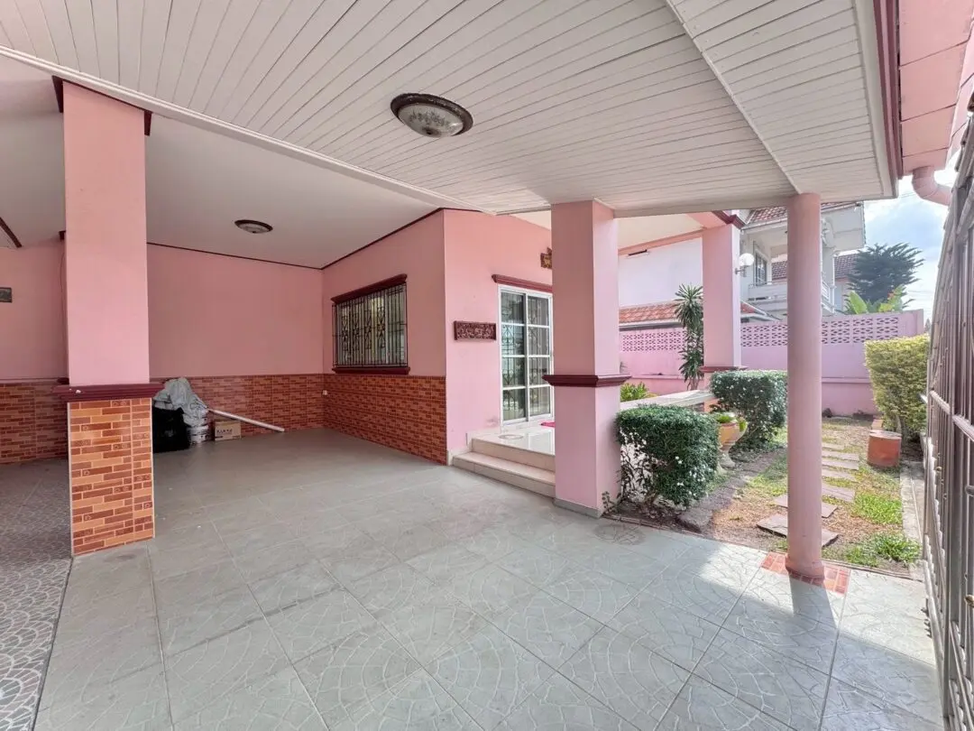 3-bedroom Single House in Sirisa9 Village, South Pattaya