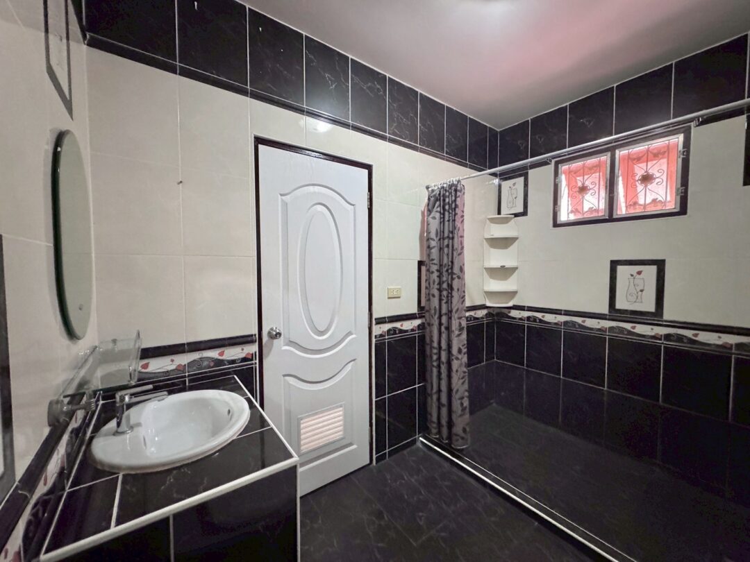 3-bedroom Single House in Sirisa9 Village, South Pattaya