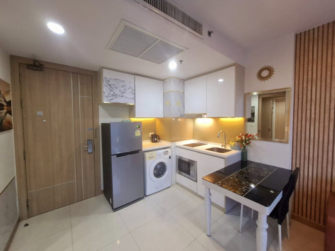 Garden View 1-bedroom Condo at The Riviera Wongamat Beach