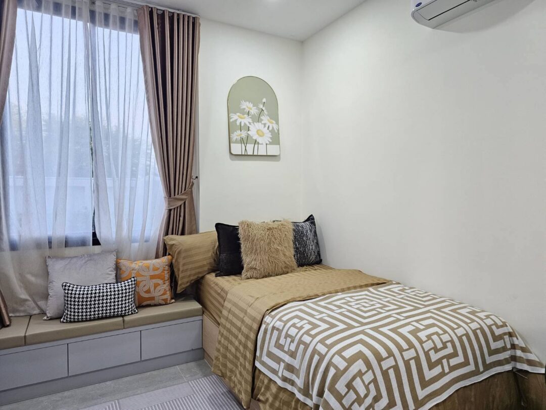 Luxury 4-Bedroom Pool Villa with Saltwater Pool, Huay Yai