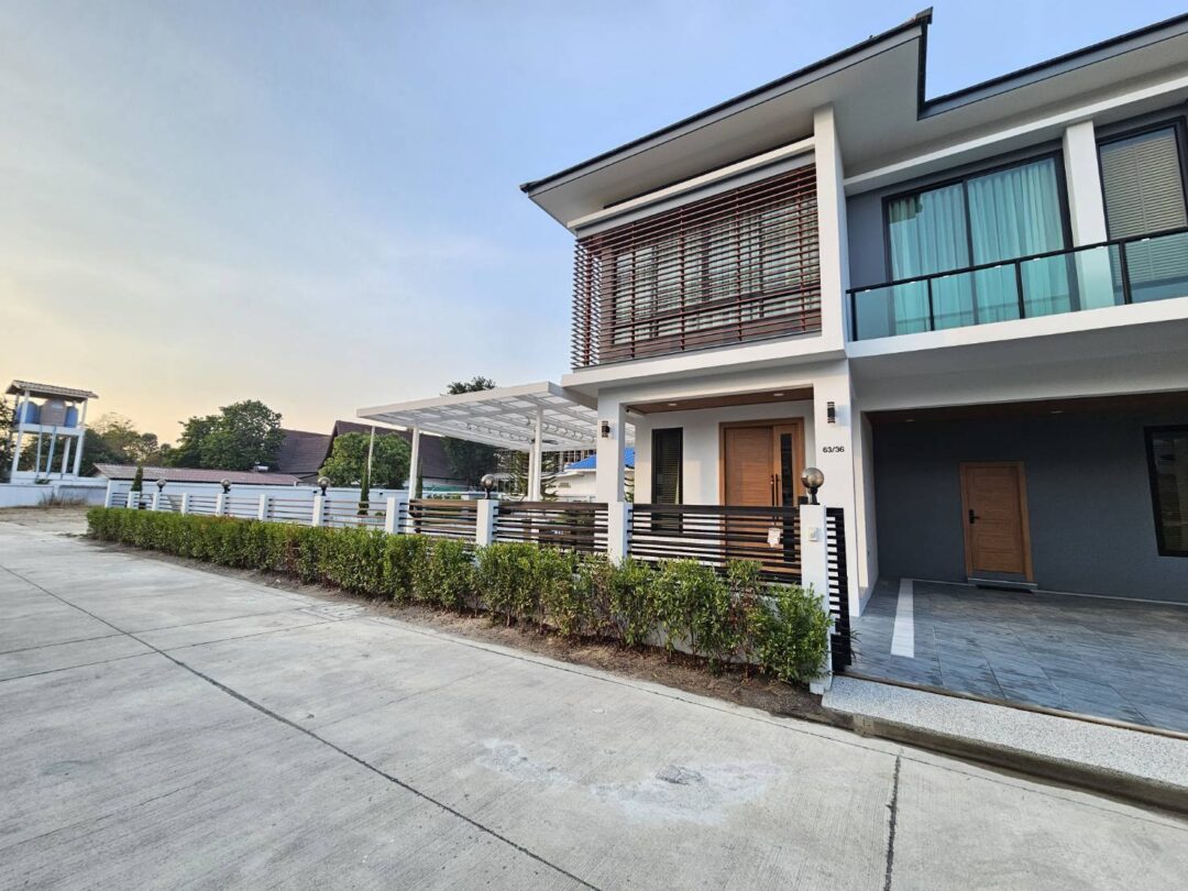 Luxury 4-Bedroom Pool Villa with Saltwater Pool, Huay Yai