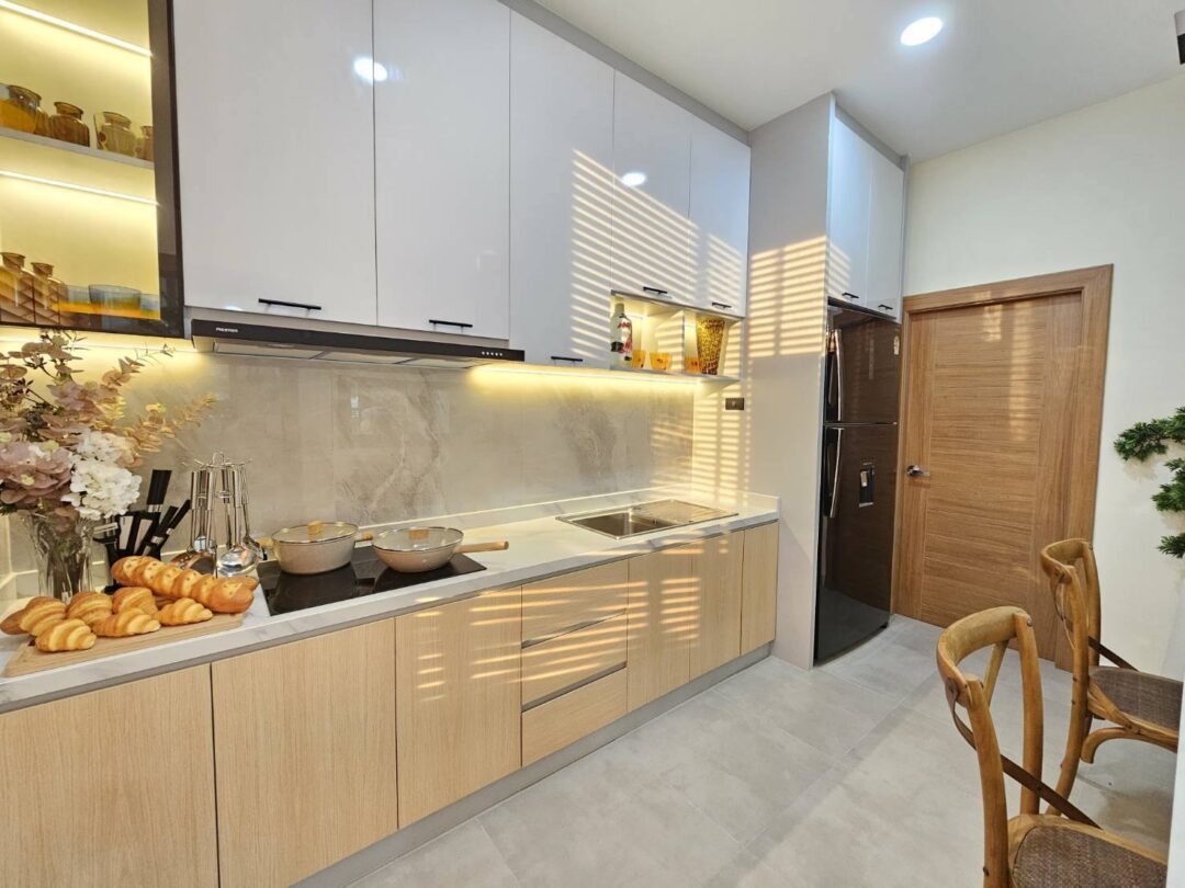Luxury 4-Bedroom Pool Villa with Saltwater Pool, Huay Yai