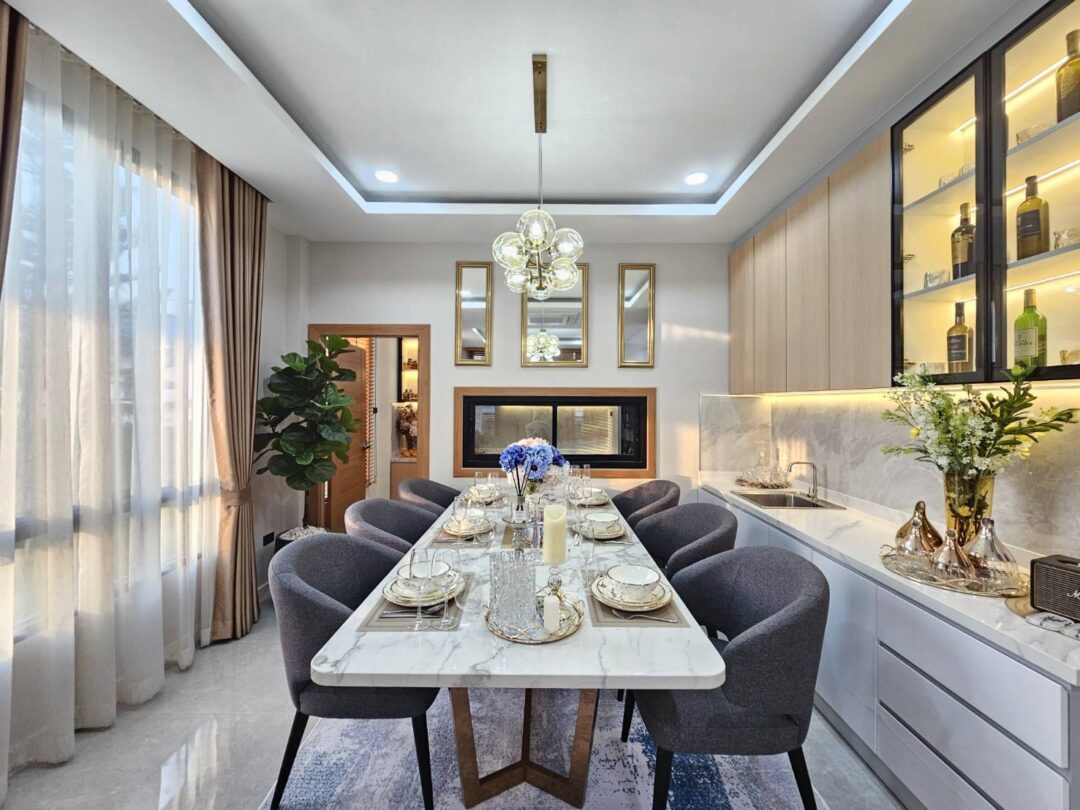 Luxury 4-Bedroom Pool Villa with Saltwater Pool, Huay Yai