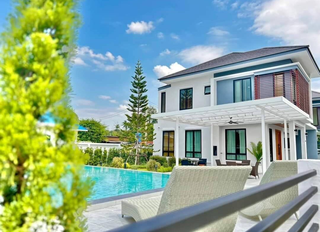 Luxury 4-Bedroom Pool Villa with Saltwater Pool, Huay Yai