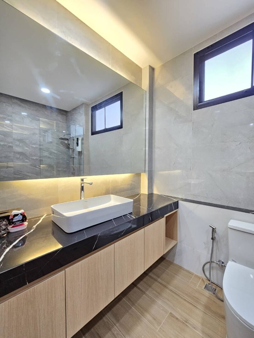 Luxury 4-Bedroom Pool Villa with Saltwater Pool, Huay Yai