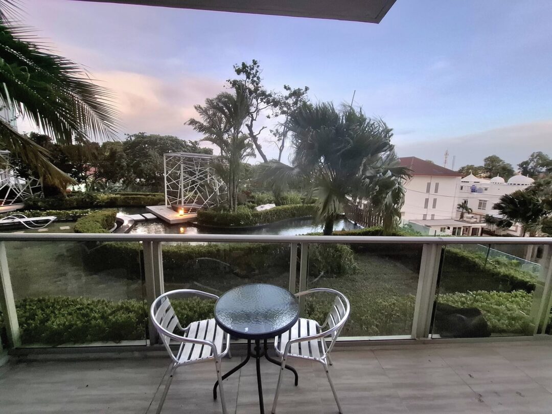 Garden View 1-bedroom Condo at The Riviera Wongamat Beach