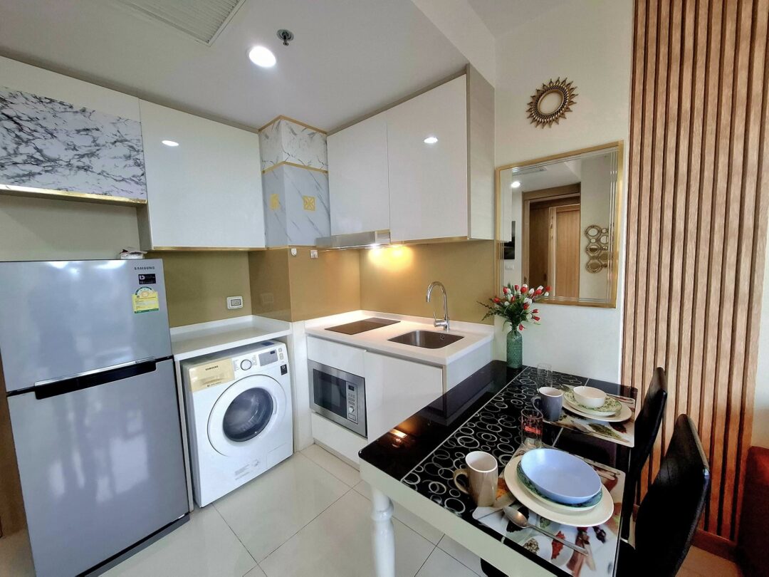 Garden View 1-bedroom Condo at The Riviera Wongamat Beach