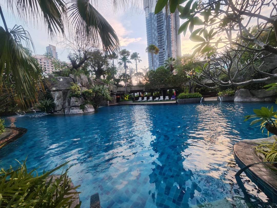 Garden View 1-bedroom Condo at The Riviera Wongamat Beach