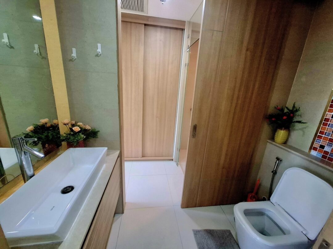 Garden View 1-bedroom Condo at The Riviera Wongamat Beach