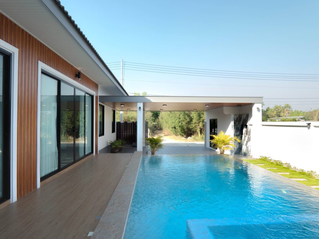659726173_4524438684459349_1880382928221926449_n 3-bedroom Beachside Pool Villa in Bang Saray
