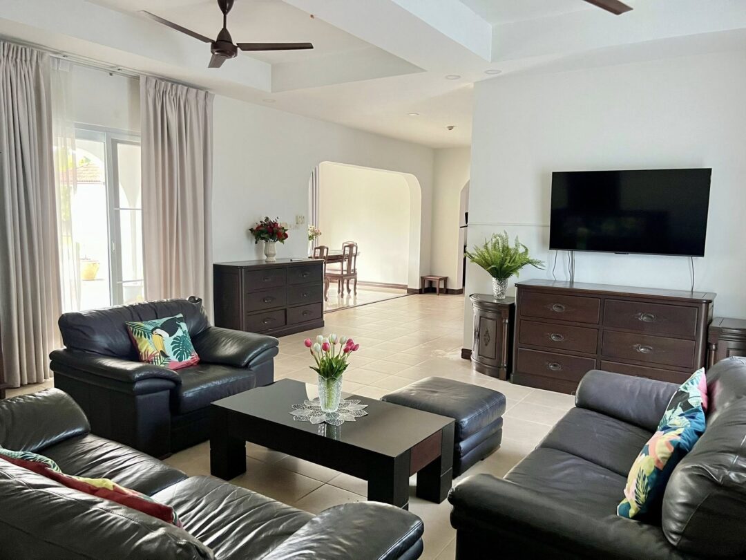 699996920_4630969803893071_6394594429875683204_n Pet-Friendly 5-bedroom Pool Villa Near Mabprachan Lake