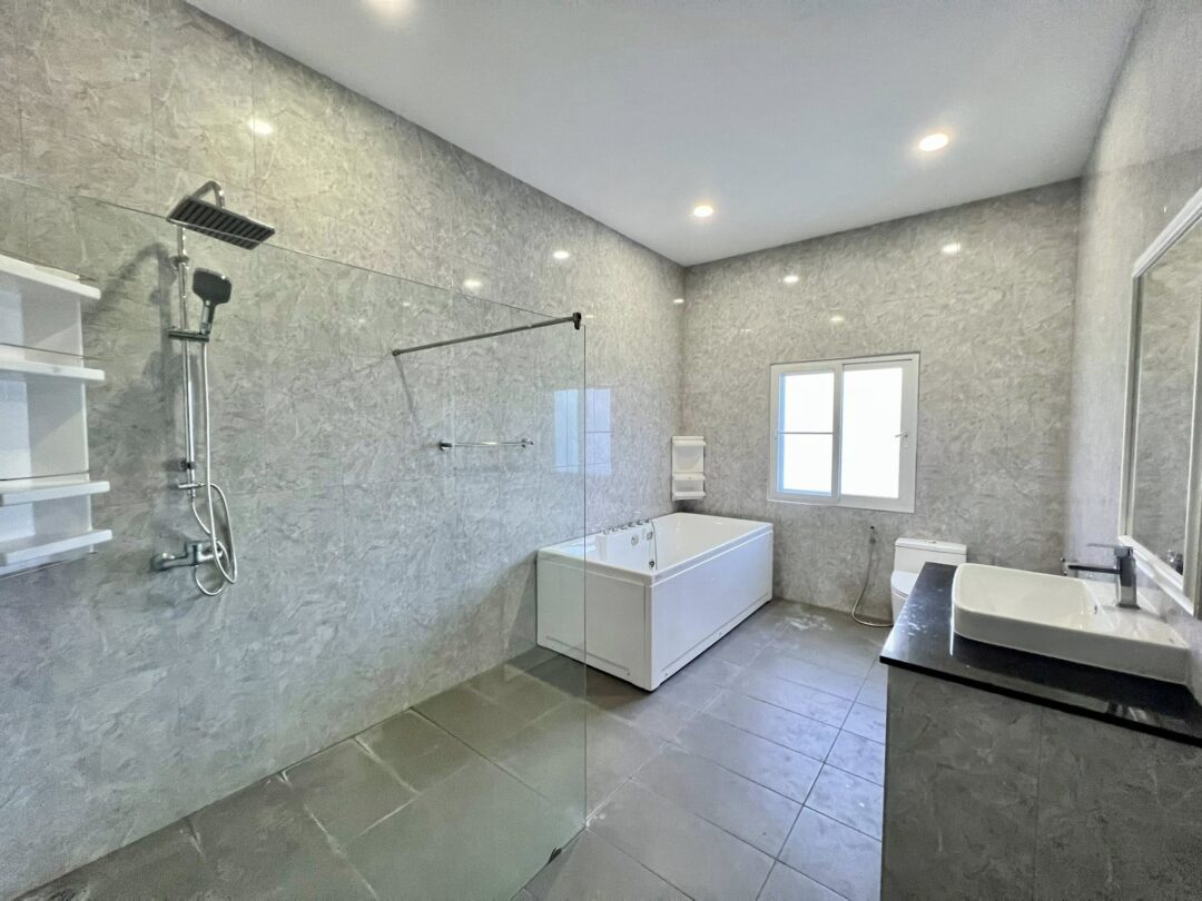 700070267_4630971297226255_3781809989359554754_n Pet-Friendly 5-bedroom Pool Villa Near Mabprachan Lake