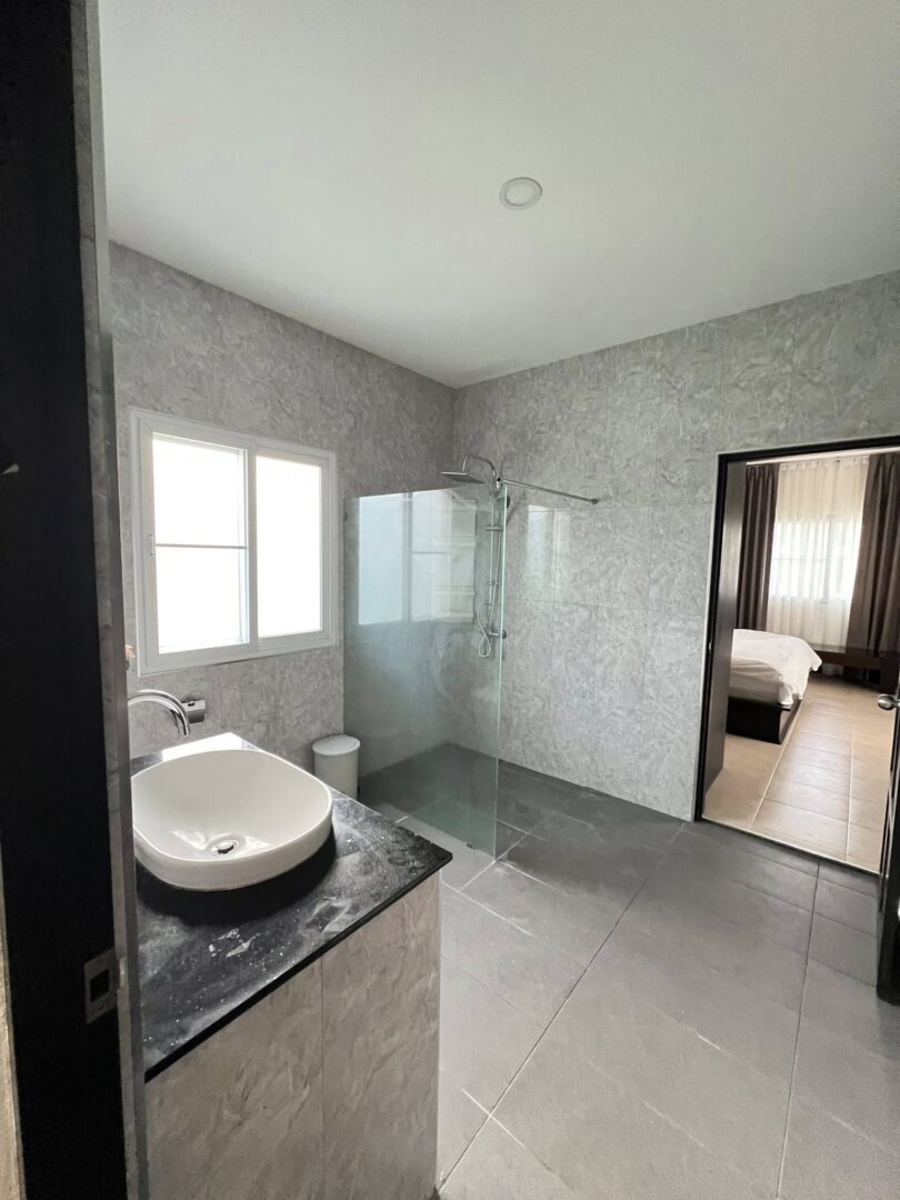 700236036_4630972147226170_9201712877785405349_n Pet-Friendly 5-bedroom Pool Villa Near Mabprachan Lake