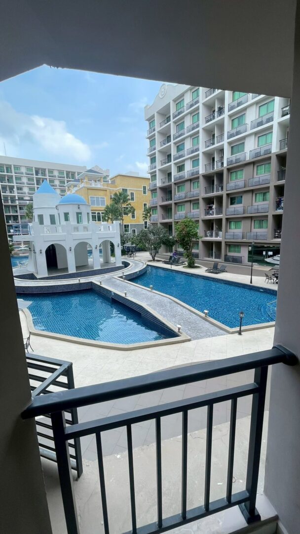 Pool View 1-bedroom Condo at Arcadia Beach Continental Pattaya with Pool View, Thap Praya
