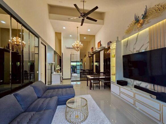 Pet-Friendly 2-bedroom House at The Maple Pattaya, Hauy Yai