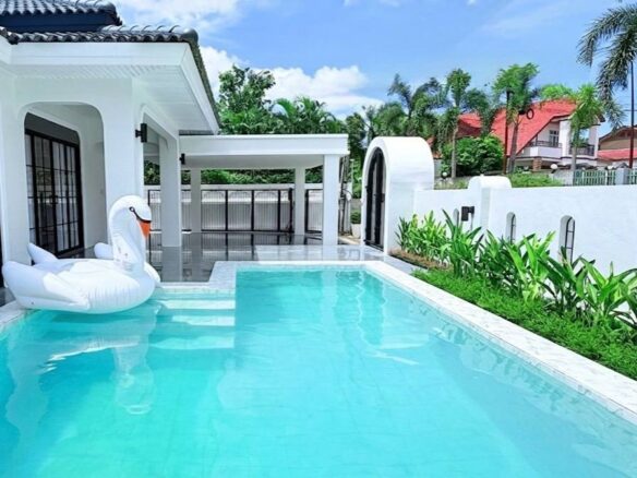 Elegant 3-bedroom Pool Villa at Pattaya Tropical Village Phase 2, East Pattaya