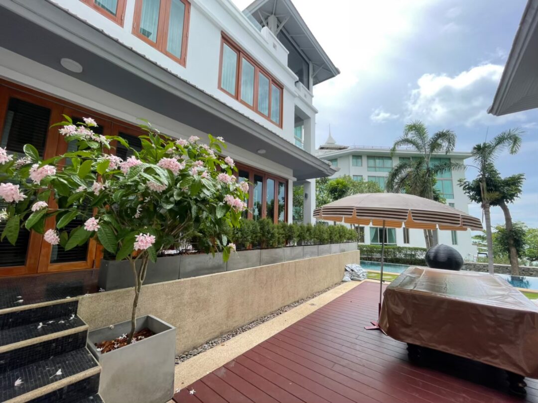 701487938_969704235680598_918185992388131127_n 5-bedroom Private Beachfront Residence in North Pattaya with Stunning Sea Views