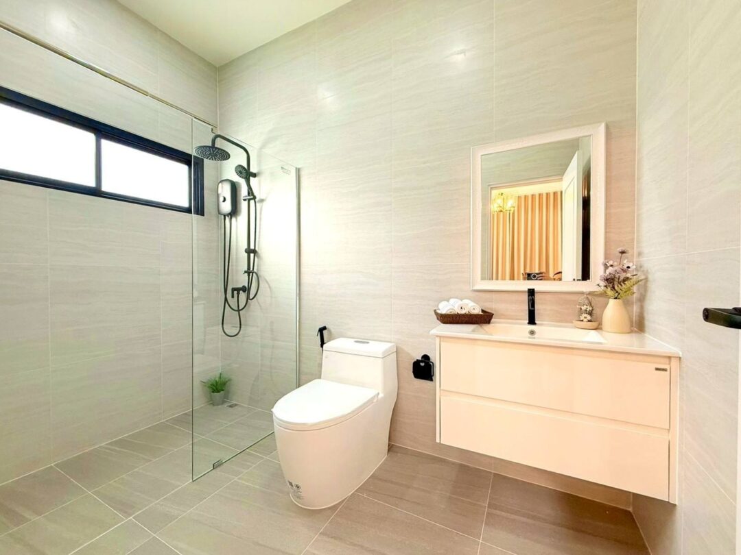 701851605_27057816547212680_3174422893855367339_n Elegant 3-bedroom Pool Villa at Pattaya Tropical Village Phase 2, East Pattaya