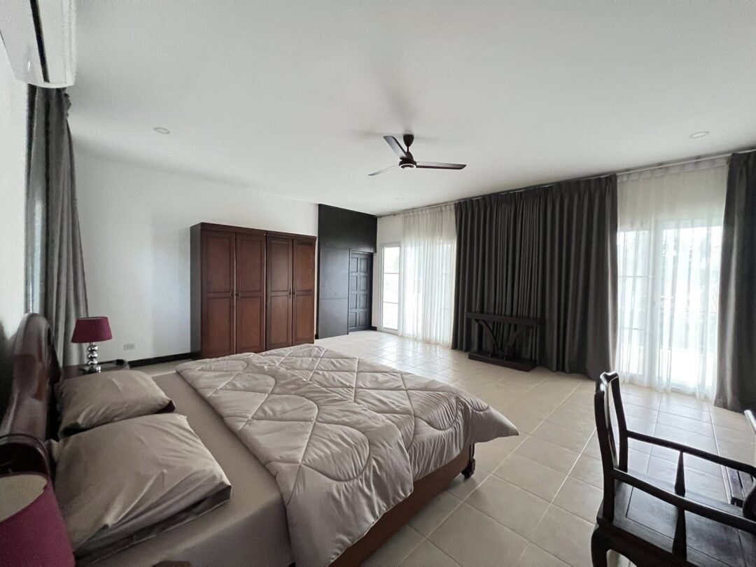 702077504_4630971777226207_6906269823512842980_n Pet-Friendly 5-bedroom Pool Villa Near Mabprachan Lake