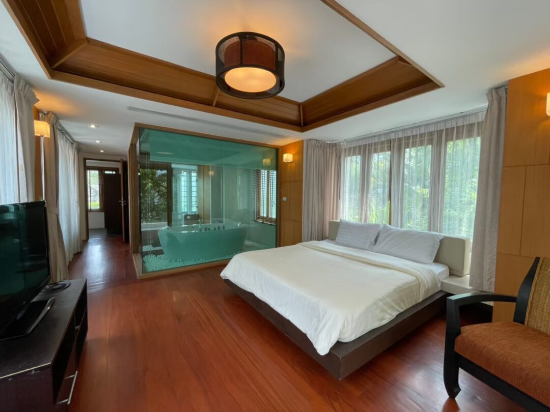 702099579_969703742347314_4683124153347886490_n 5-bedroom Private Beachfront Residence in North Pattaya with Stunning Sea Views