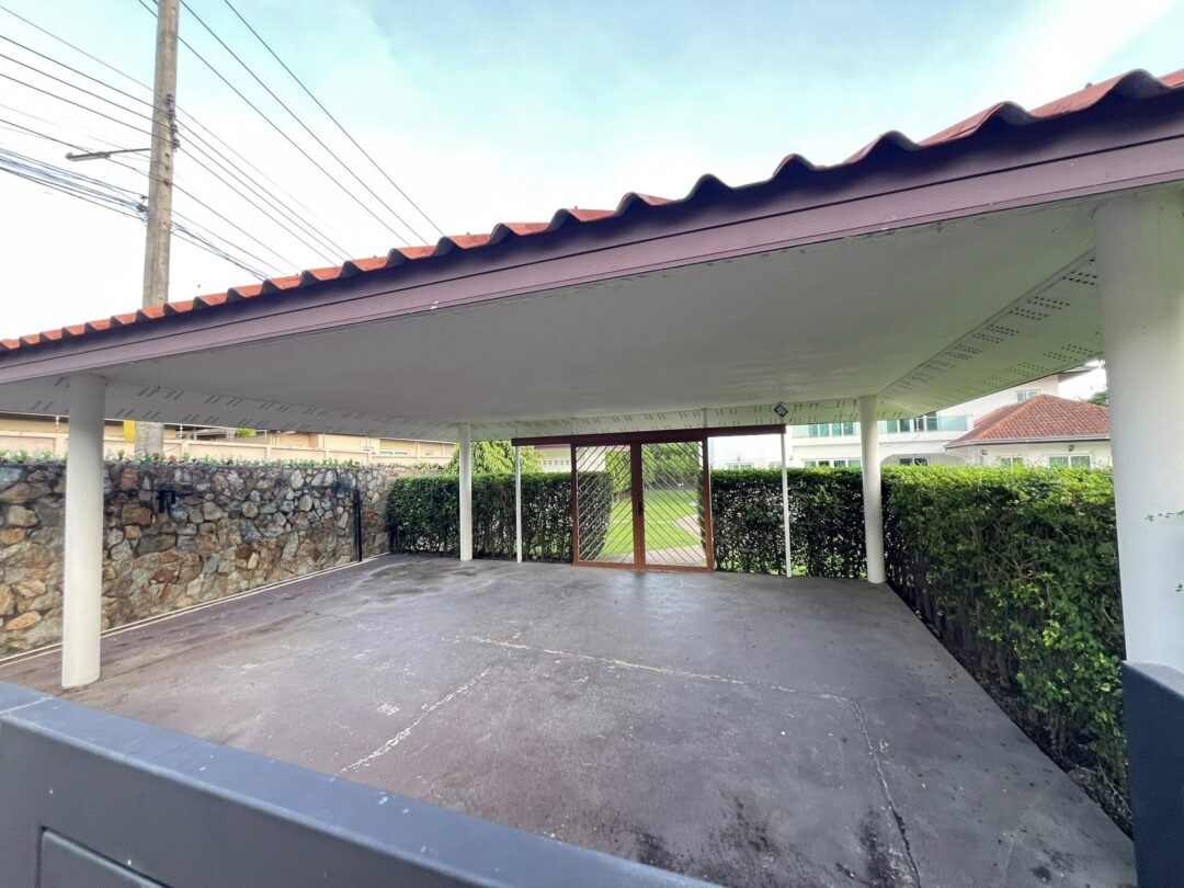 702100236_4630970153893036_8176025606899089993_n Pet-Friendly 5-bedroom Pool Villa Near Mabprachan Lake