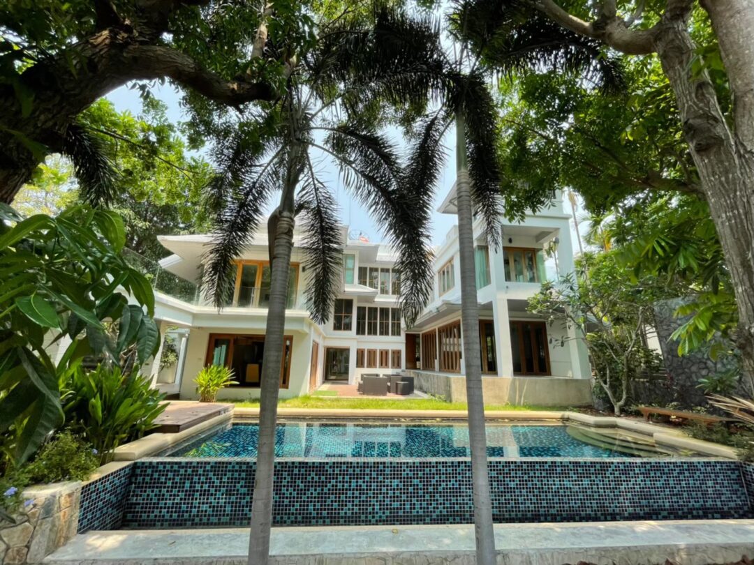 702213049_969703899013965_4151521718154145788_n 5-bedroom Private Beachfront Residence in North Pattaya with Stunning Sea Views