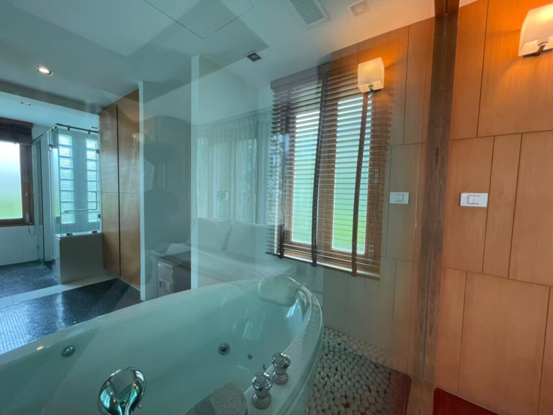 702273501_969703855680636_5788803782871211572_n 5-bedroom Private Beachfront Residence in North Pattaya with Stunning Sea Views