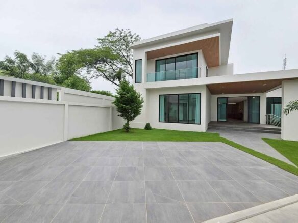 4-bedroom Special Promotional Price! Brand-New 2-Storey Pool Villa in Jomtien, Pattaya