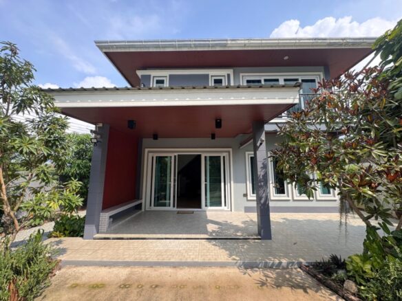 Spacious 4-Bedroom Standalone Single House in Huay Yai