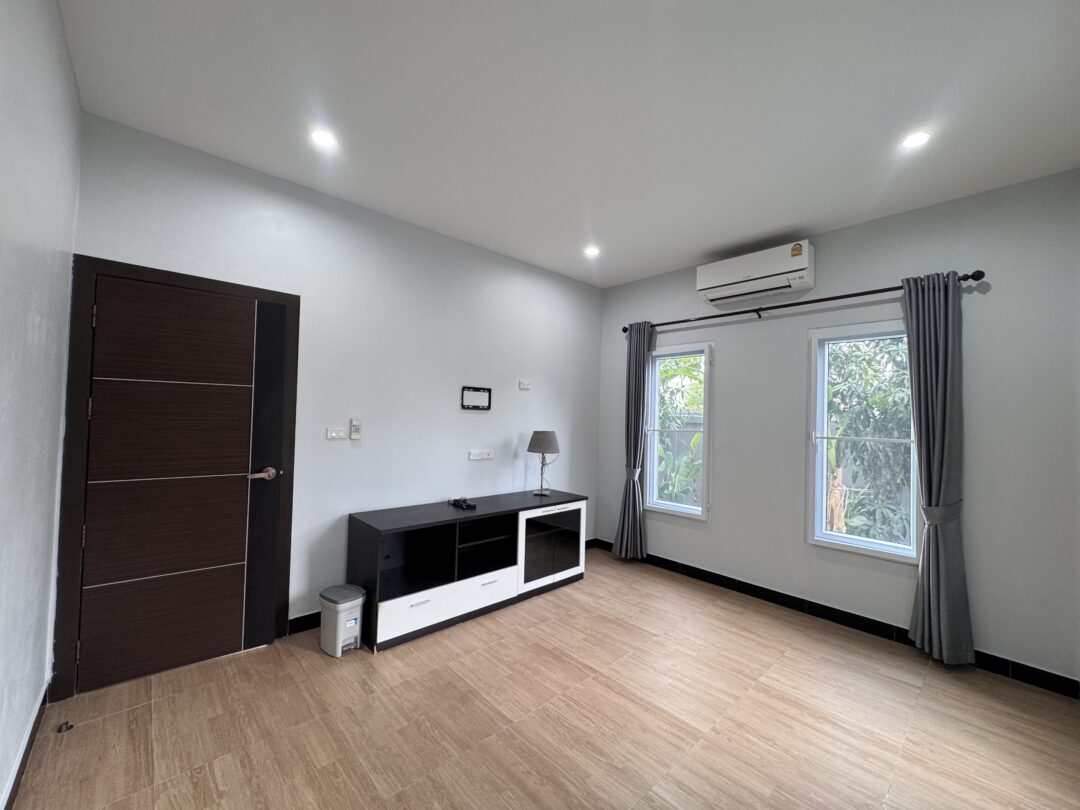 IMG_9775 Spacious 4-Bedroom Standalone Single House in Huay Yai