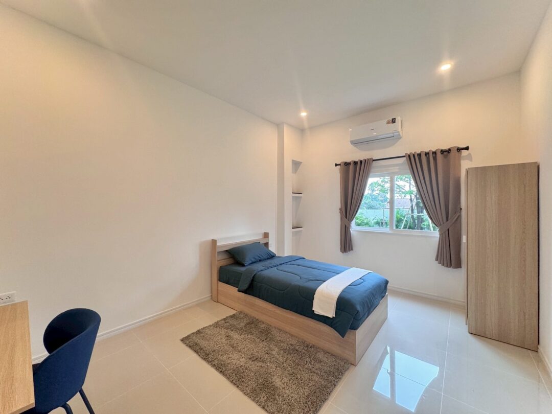 Spacious Modern Home 3-bedroom with Large Garden Area