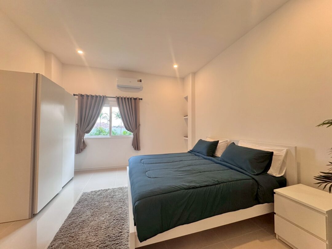 Spacious Modern Home 3-bedroom with Large Garden Area