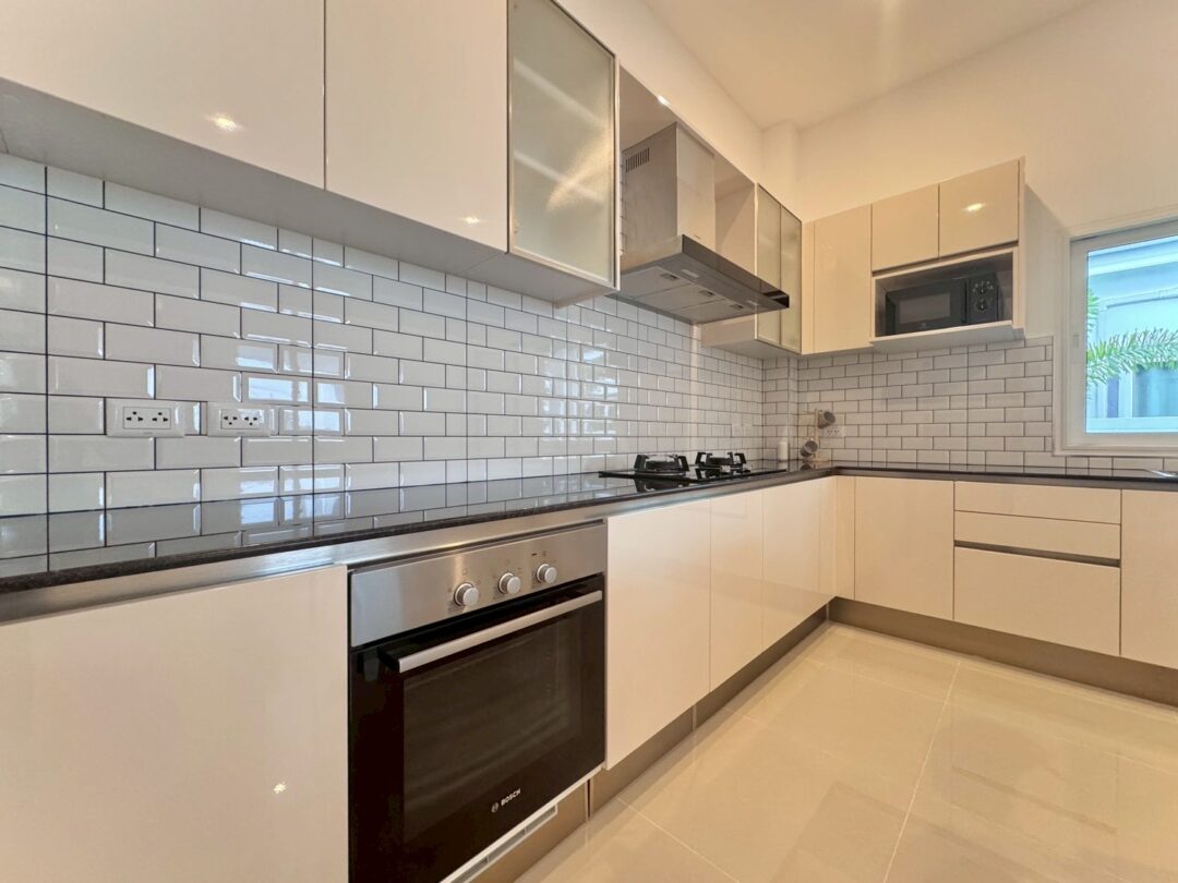 Spacious Modern Home 3-bedroom with Large Garden Area
