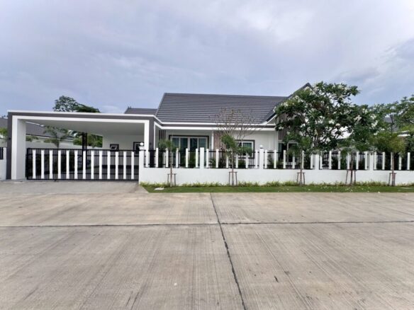 Stylish 3-Bedroom Modern Home in Pong, Pattaya