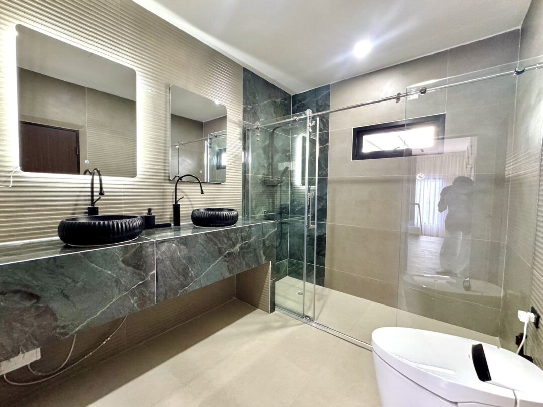 Spacious 5-bedroom Family Home in Country Club Village – Prime East Pattaya Location