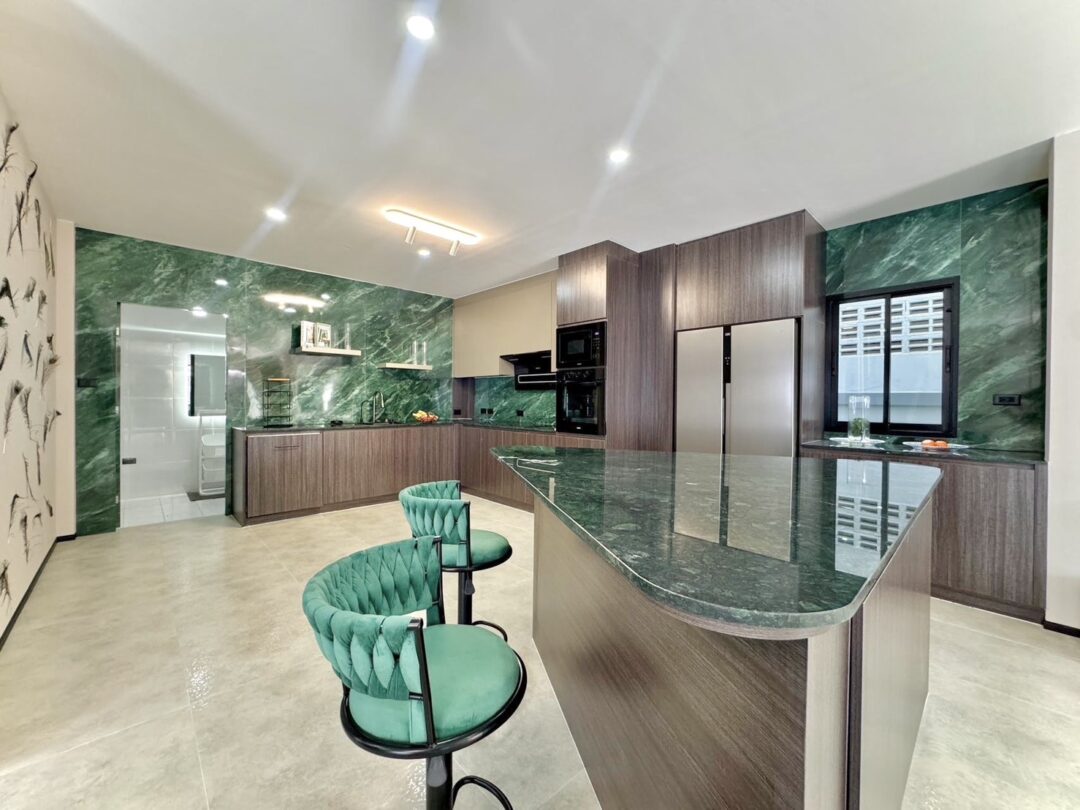 Spacious 5-bedroom Family Home in Country Club Village – Prime East Pattaya Location