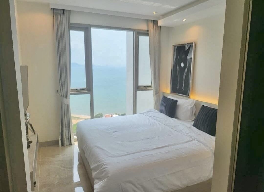 Sea View Condo 1-bedroom at The Riviera Monaco, Na Jomtien