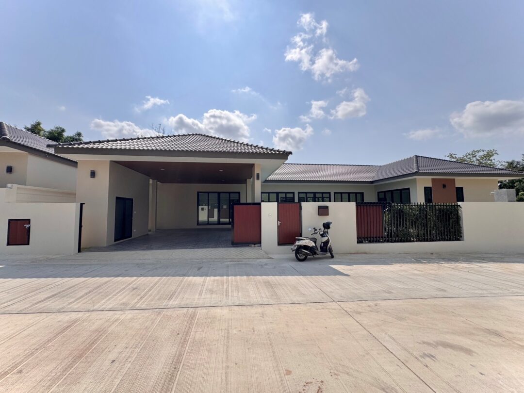 3-bedroom House with private pool (Unfurnished), Toongklom-Talman