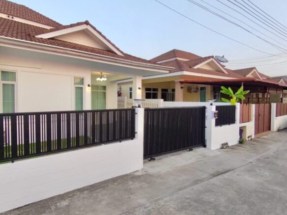 2-bedroom House at Chokchai 8 Village, East Pattaya