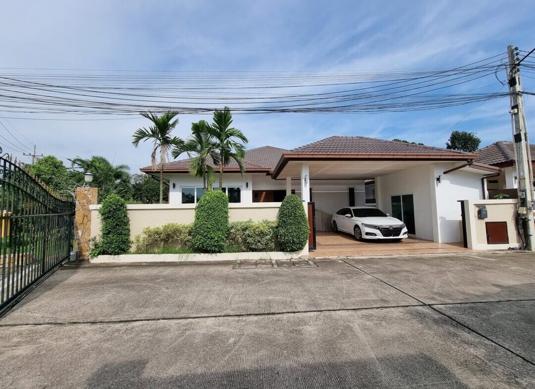 3-bedroom Pool Villa at Garden Ville1, Nakluea