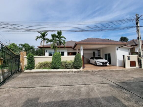 3-bedroom Pool Villa at Garden Ville1, Nakluea