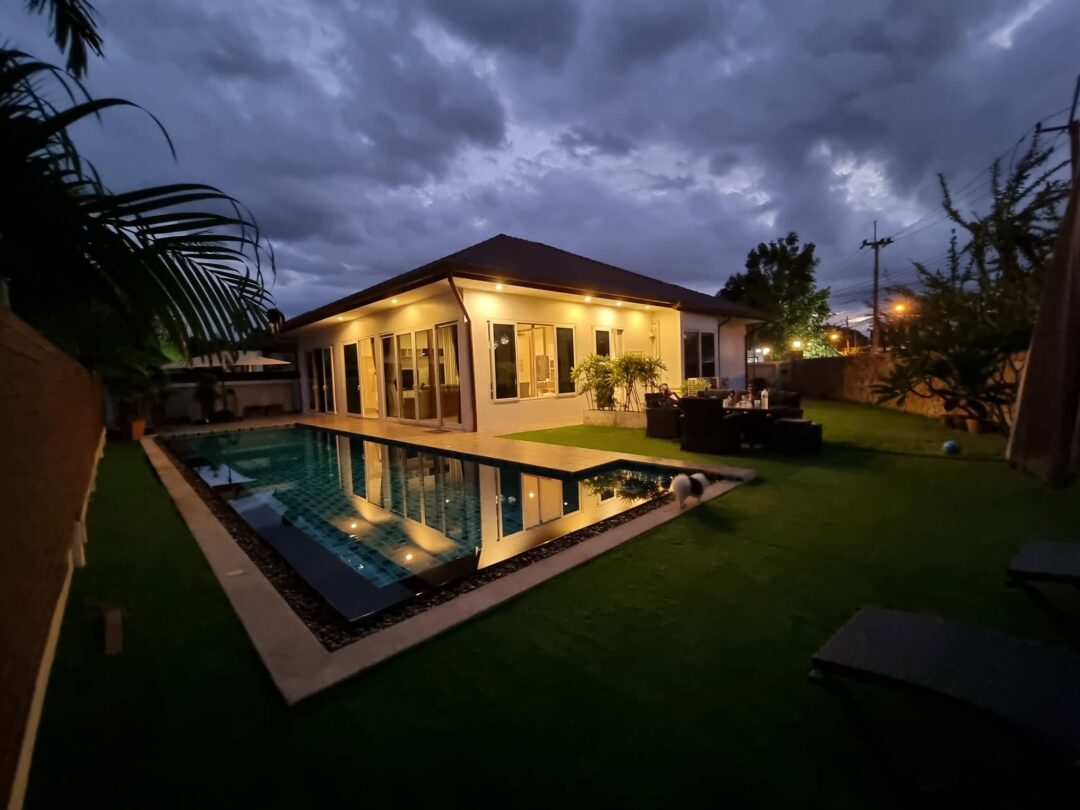 3-bedroom Pool Villa at Garden Ville1, Nakluea