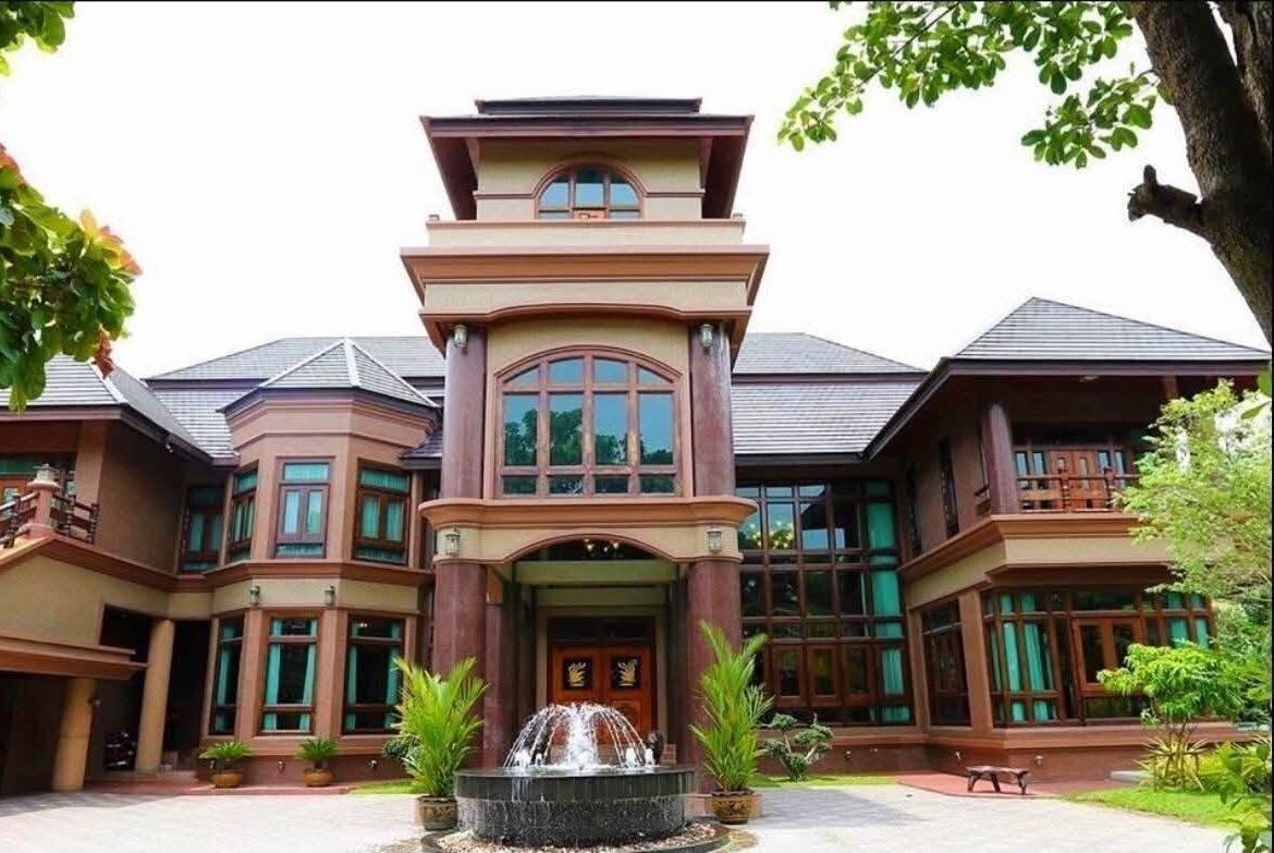 5-bedroom Luxury Mansion – Prime Location in Sriracha City