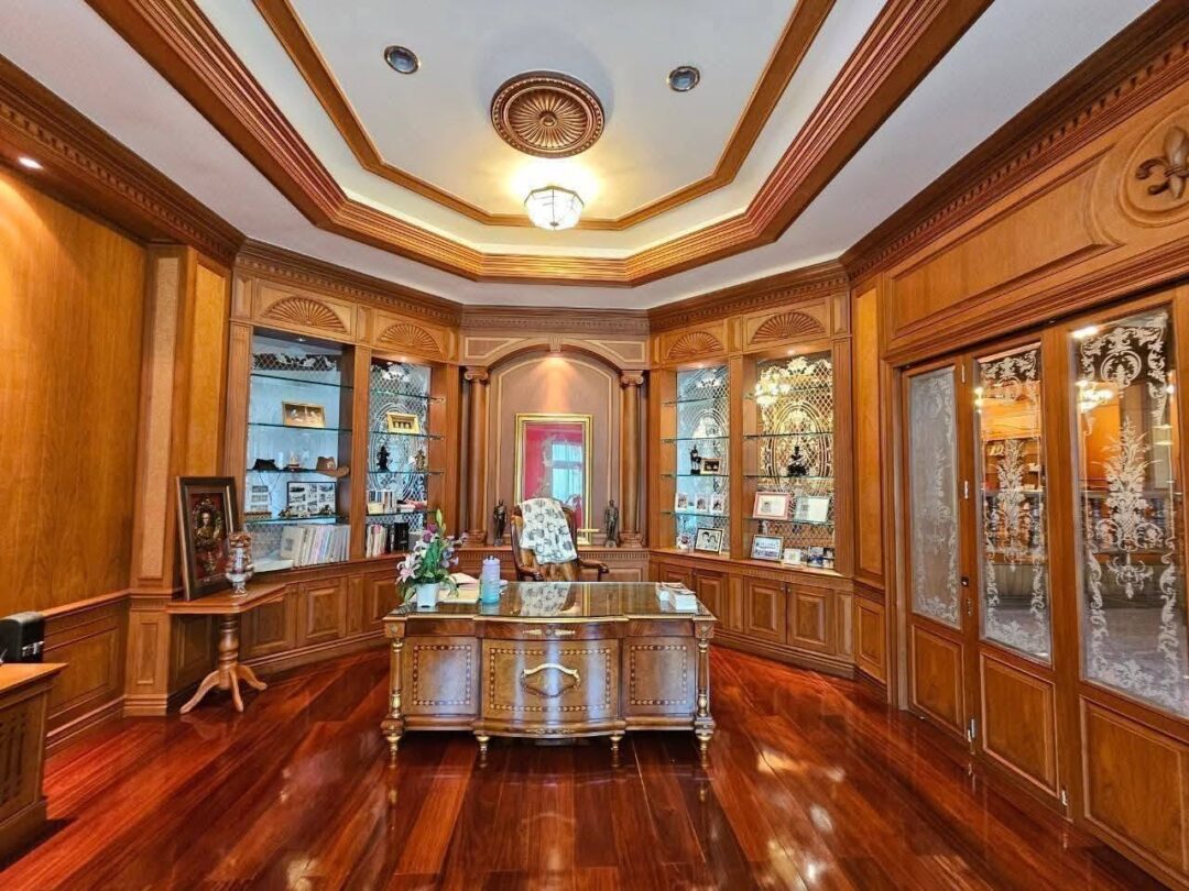 5-bedroom Luxury Mansion – Prime Location in Sriracha City