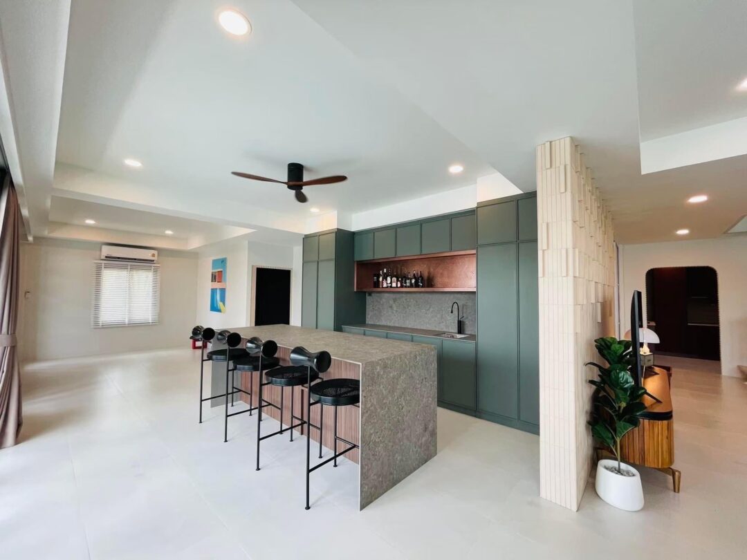 Pet-Friendly 4-bedroom Pool Villa in Huay Yai, Pattaya