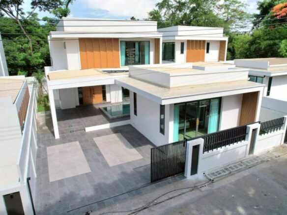 พูลวิลล่า 4 ห้องนอน – ห่างจากหาดจอมเทียนเพียง 1.5 กม.