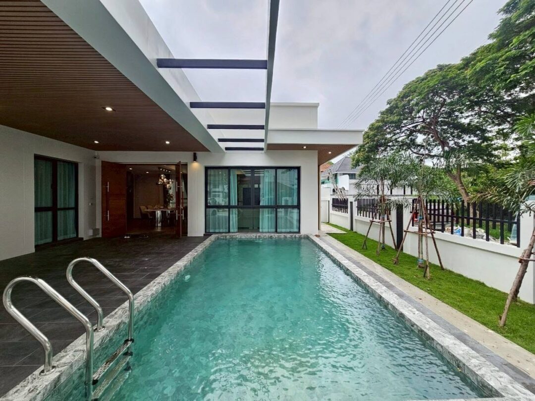 710746282_27513749004916223_493444400945103404_n 4-bedroom Pool Villa-Only 1.5 km from Jomtien Beach